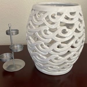 Partylite Large White Waves Hurricane- Item# P91777H with 1-dozen tealights